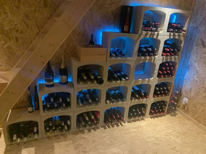 Range bouteille pour décorer et aménager une cave à vin. Comment bien aménager et ranger un casier à bouteilles sous un escalier ?