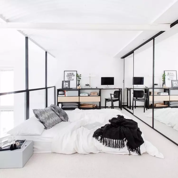 lit sous fenetre chambre scandinave armoire avec miroir